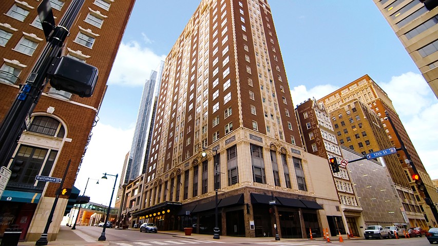Hotels In Kansas City Mo Rooms Hotel Phillips